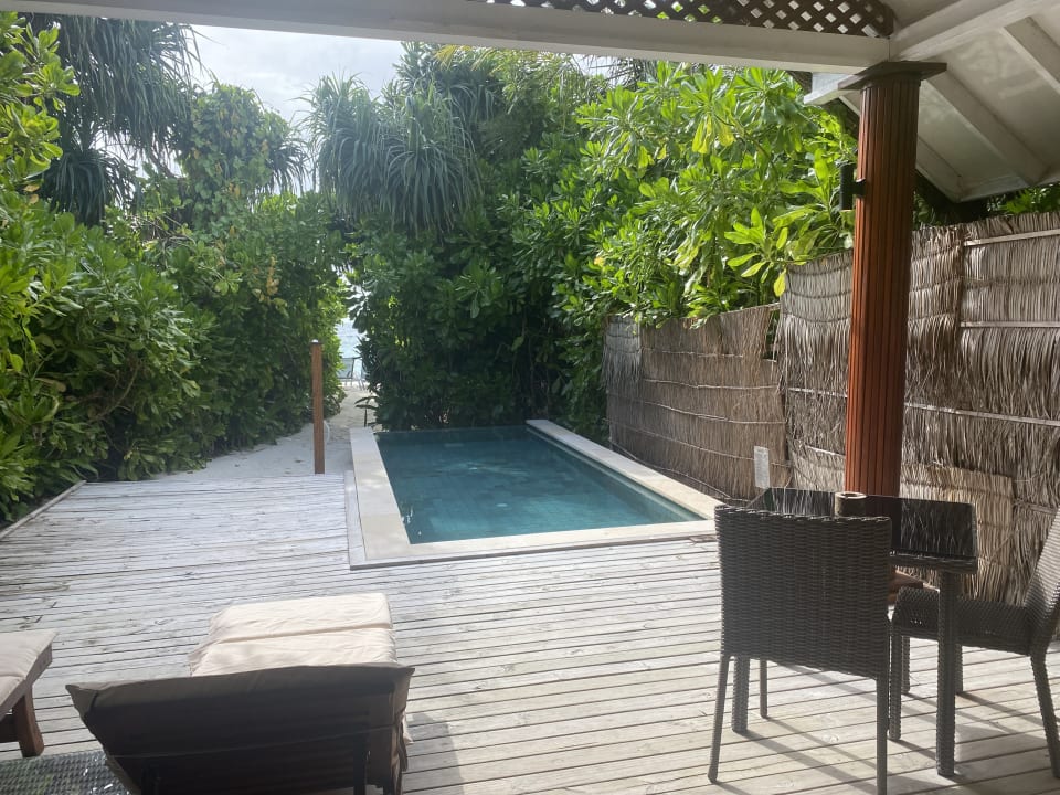Zimmer Kudafushi Resort & Spa