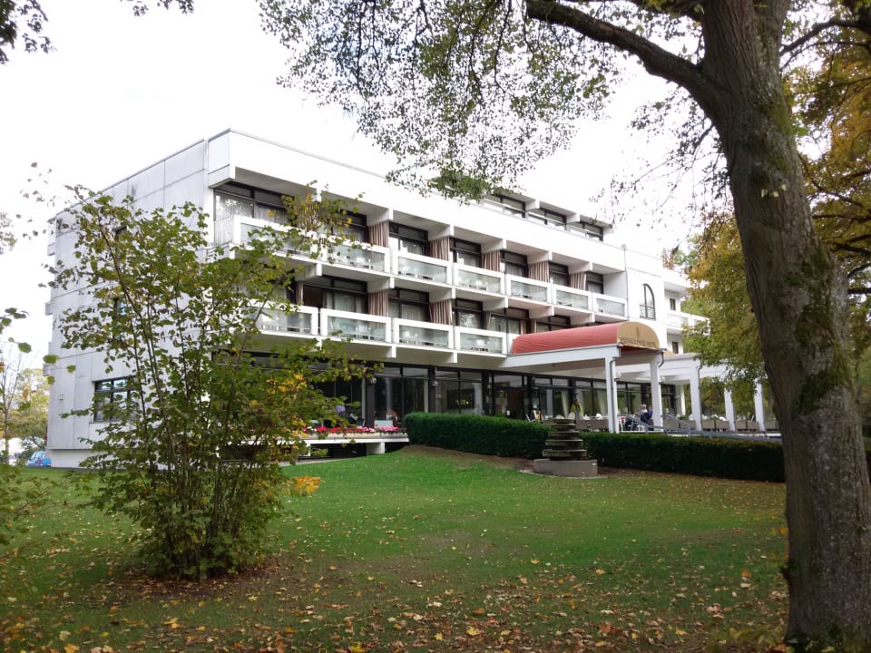 Ansicht aus dem Kurpark von Nordwesten Reichel's Parkhotel