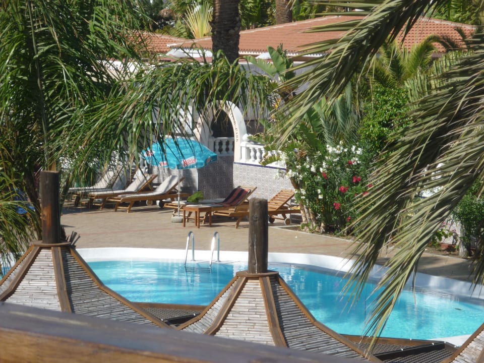 Blick von dem Sonnendeck... HL Miraflor Suites Hotel