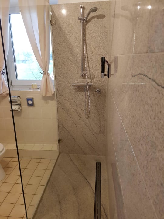 Dusche sehr groß Hotel Stelinger Hof