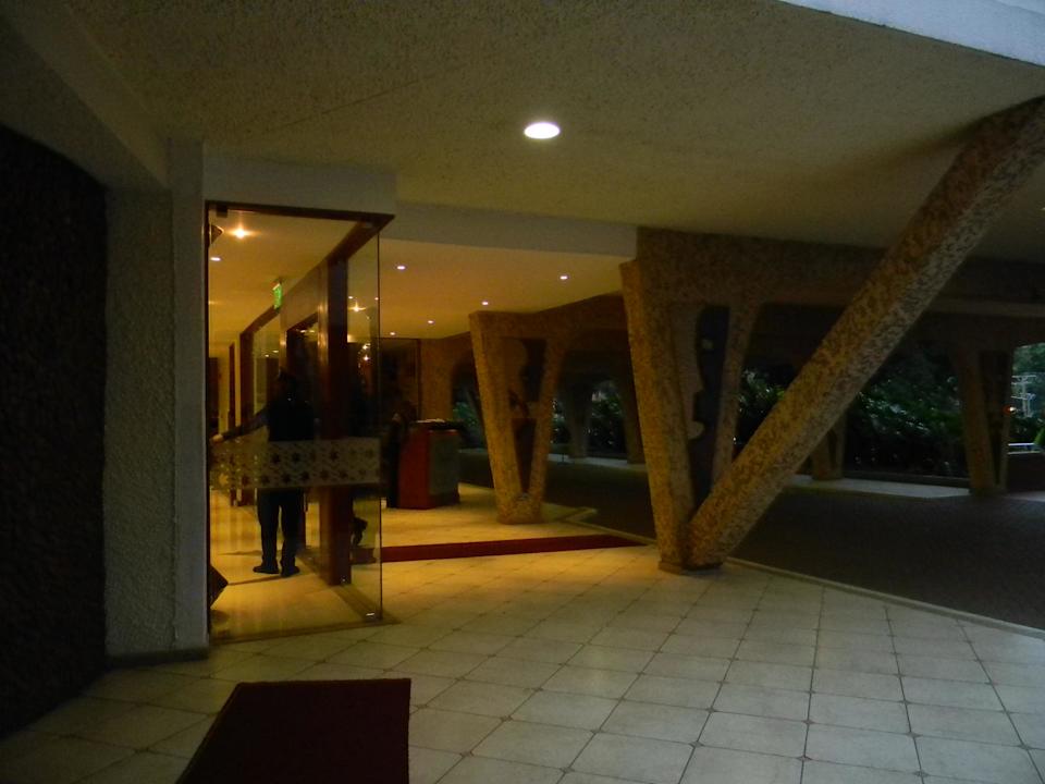 Auffahrt Hotel Sarova Panafric