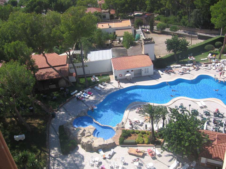 Basen-widok z pokoju BQ Belvedere Hotel