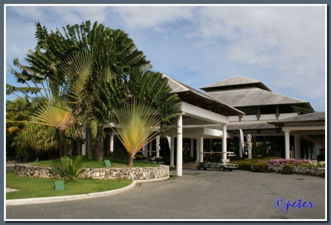 Hoteleingang Catalonia Punta Cana - All Inclusive