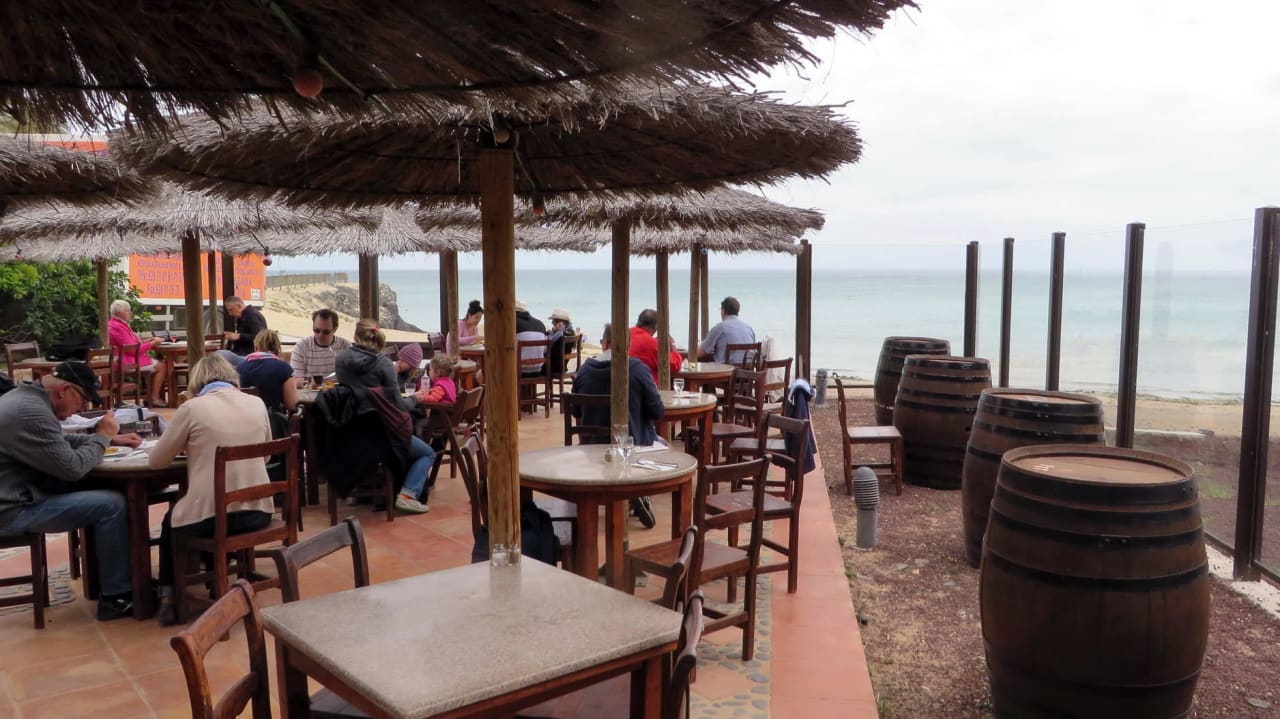 Mittagessen mit Blick aufs Meer SBH Fuerteventura Playa