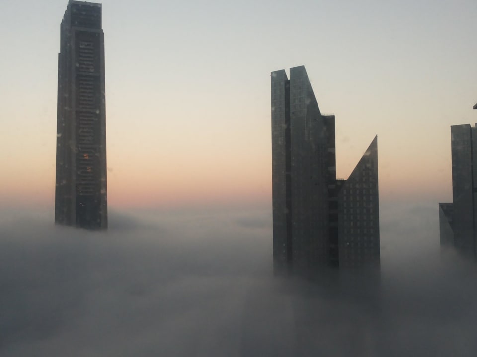 Sonnenaufgang vom 33. Stock aus gesehen Shangri-La Hotel Dubai