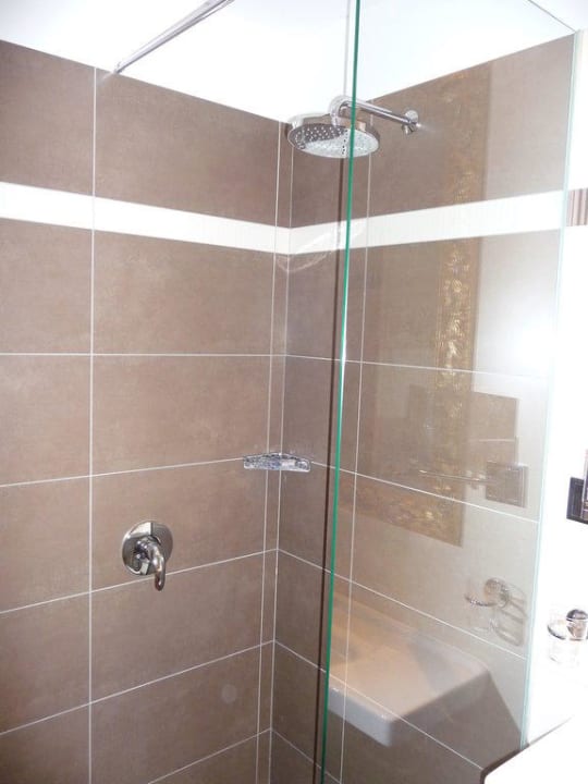 Neue Dusche - 2011 Parc Hotel Du Lac