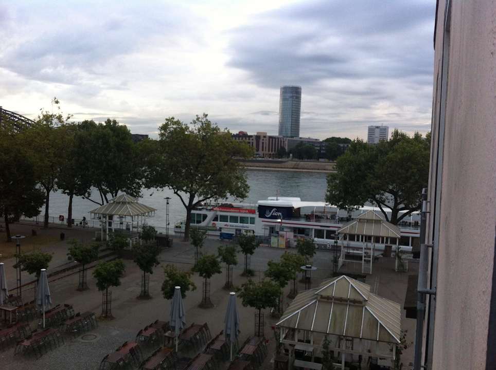 Blick auf den Rhein Rhein-Hotel St.Martin