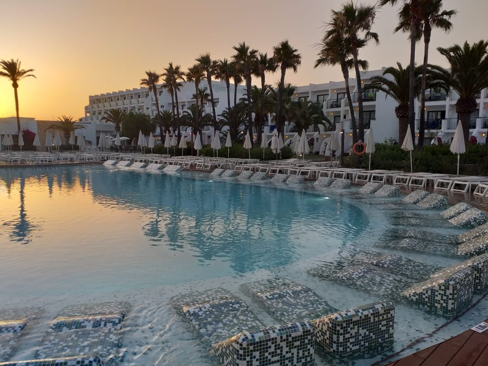 Pool Grand Palladium Select Palace Ibiza