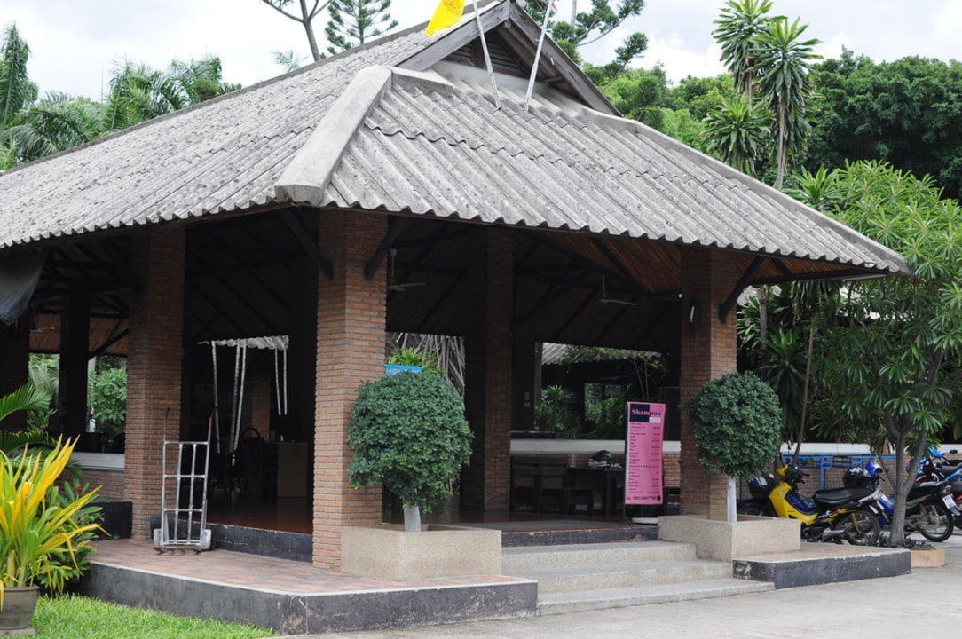 Hoteleingang Hotel The Cottage