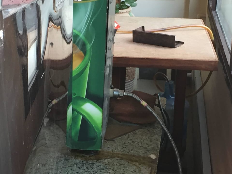 Hinter den Kaffeeautomaten Stella Beach Resort & Spa Makadi Bay