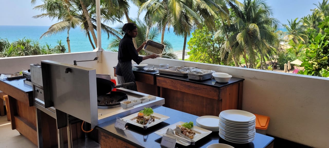 Gastro Pandanus Beach Resort & Spa