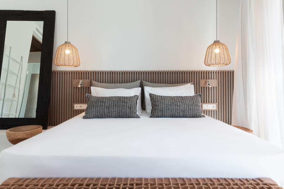 Zimmer Cove Paros
