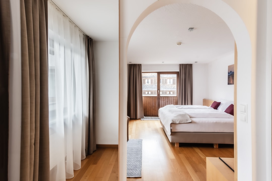 Zimmer Hotel Löwen/ Gaststube Brennar