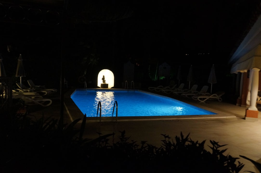 Pool Apartments Ambassador
