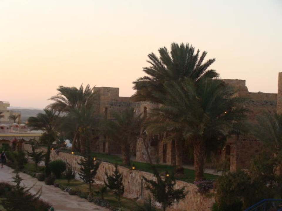 Altri spazi con giardini e bungalow Pensée Royal Garden Beach Resort