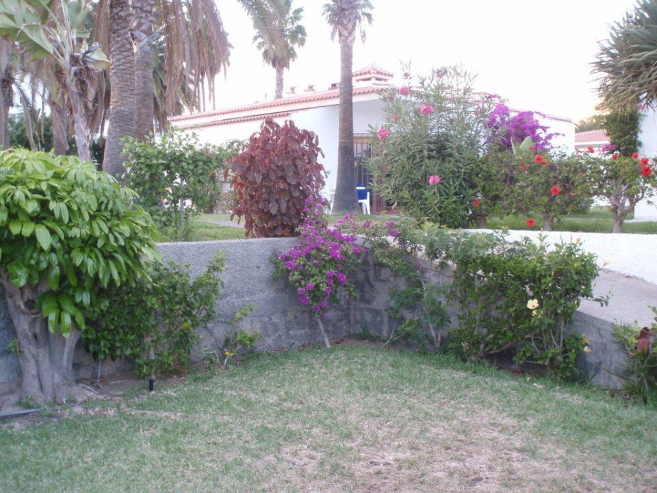 Miraflor Park 02 HL Miraflor Suites Hotel