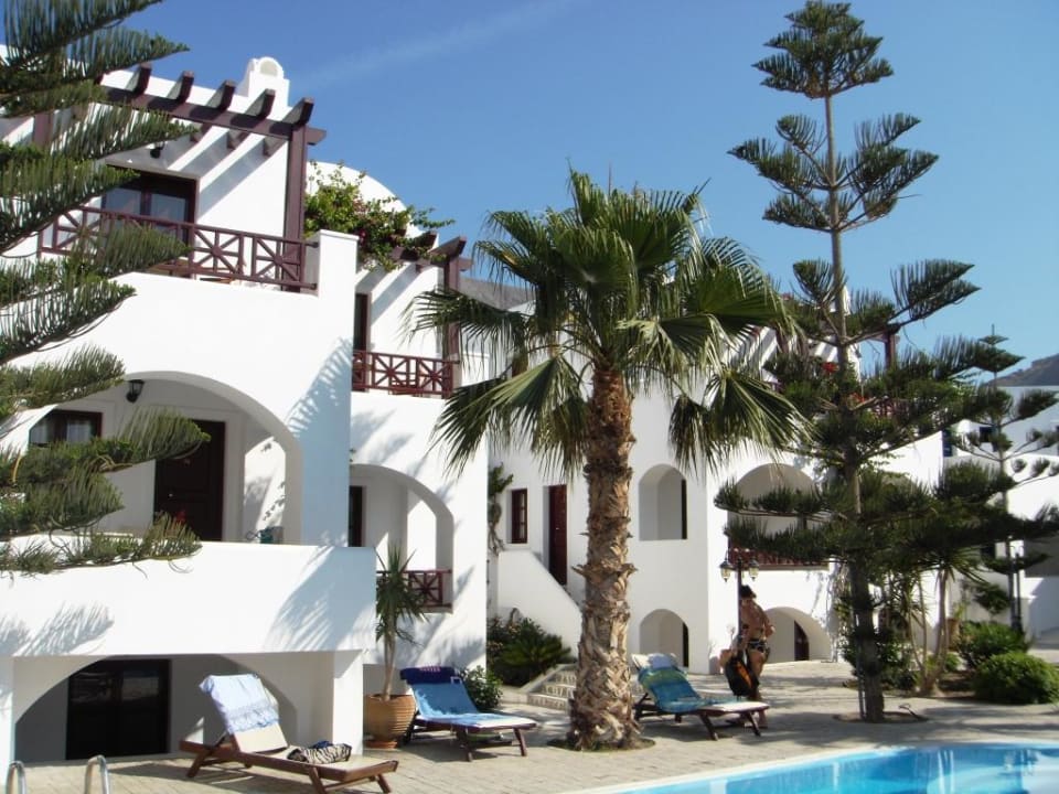 Garten/Pool/Zimmer von außen Hotel Veggera