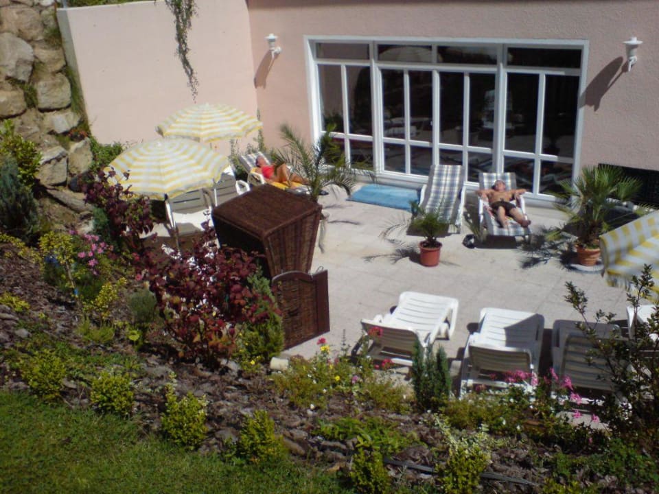 Terrasse vom Pool Hotel Brunnenhof