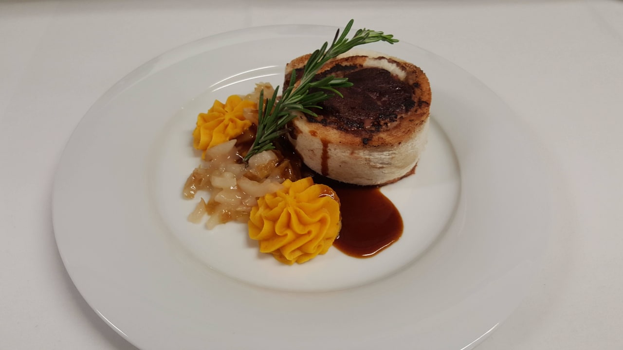 Hirschrücken im Tramezzinimantel Morada Strandhotel Ostseebad Kühlungsborn