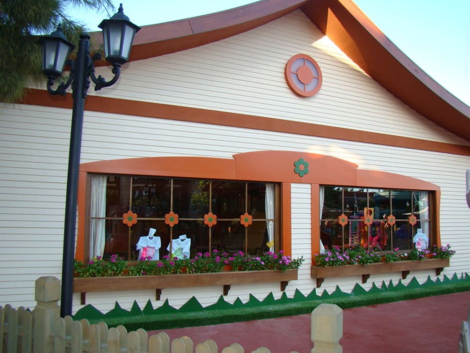 Мини клуб Limak Limra Hotel & Resort