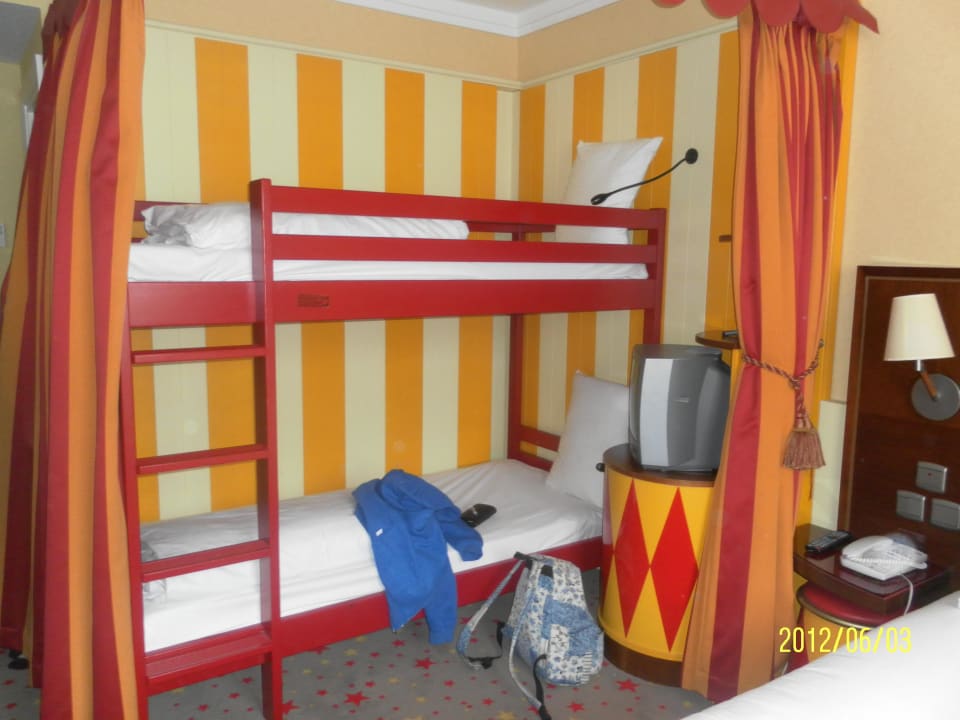 Das Etagenbett Grand Magic Hotel