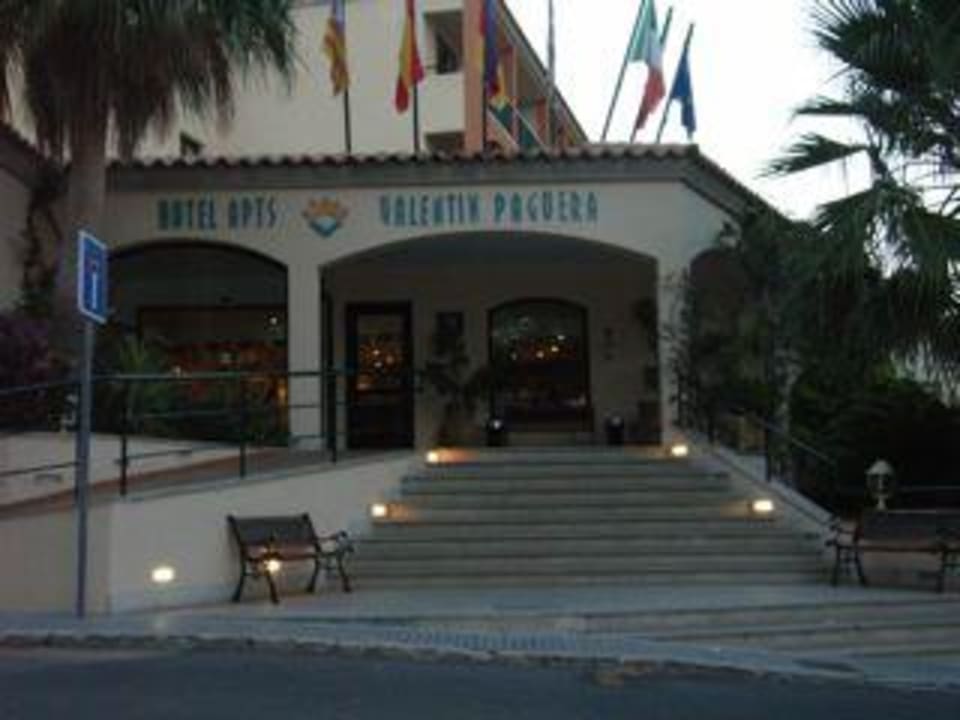 Eingang zum Hotel Valentin Somni Hotel & Suites