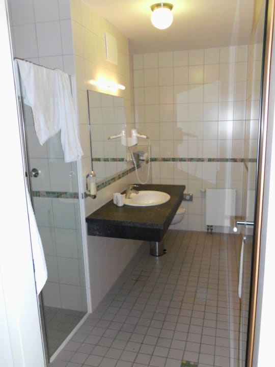 Bad mit Dusche SPA Hotel Amsee