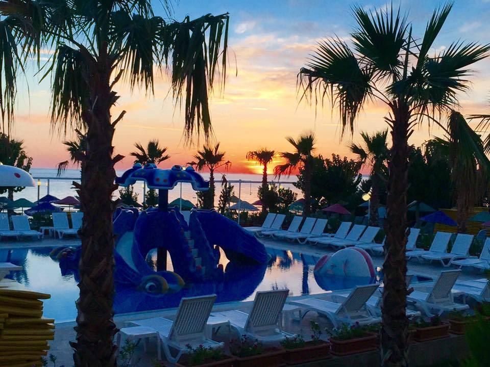 Kinderpool Hotel Grand Efe