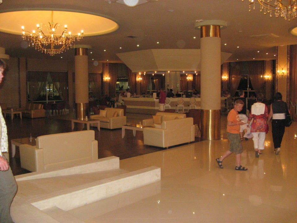 Bar in de hal Kipriotis Village Resort
