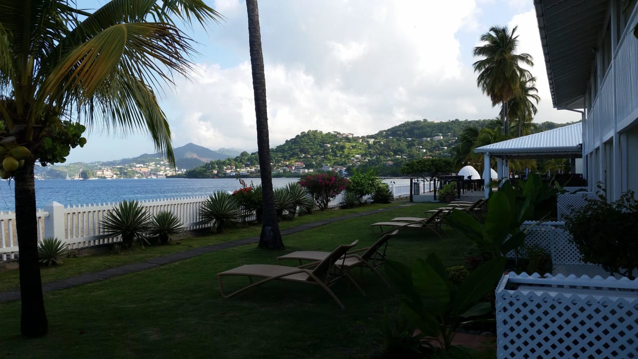 Eingang zum Strand Radisson Grenada Beach Resort