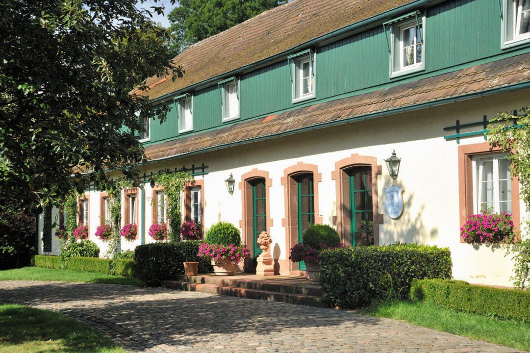 Das Gutshaus im Sommer Der Linslerhof - Hotel, Restaurant, Events & Natur