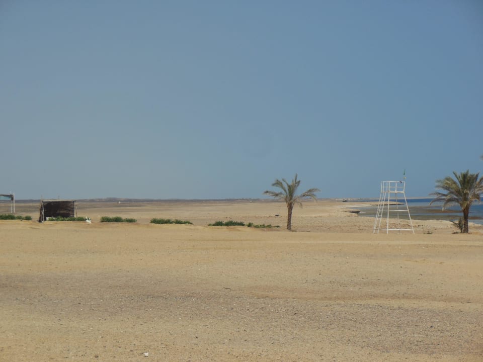 Links vom Strand Three Corners Sea Beach Resort