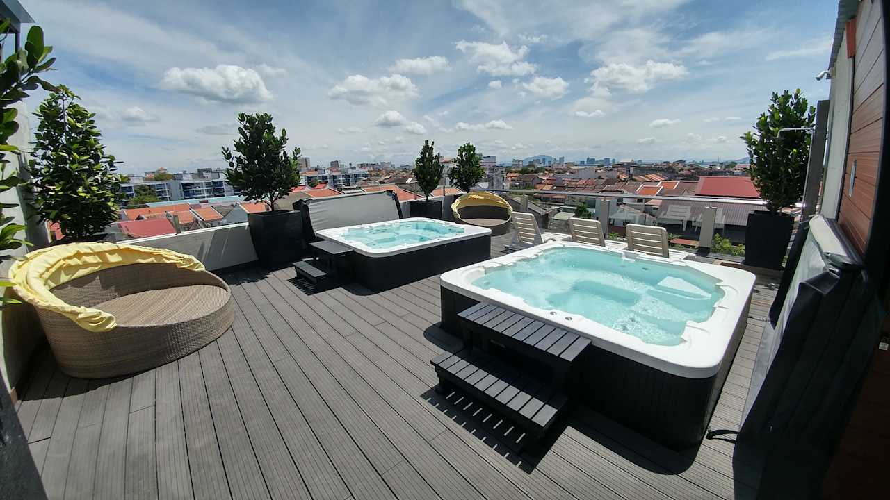Jacuzzi auf der Dachterrasse Le Dream Boutique Hotel