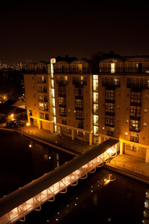 Hilton Docklands bei Nacht DoubleTree by Hilton Hotel London - Docklands Riverside