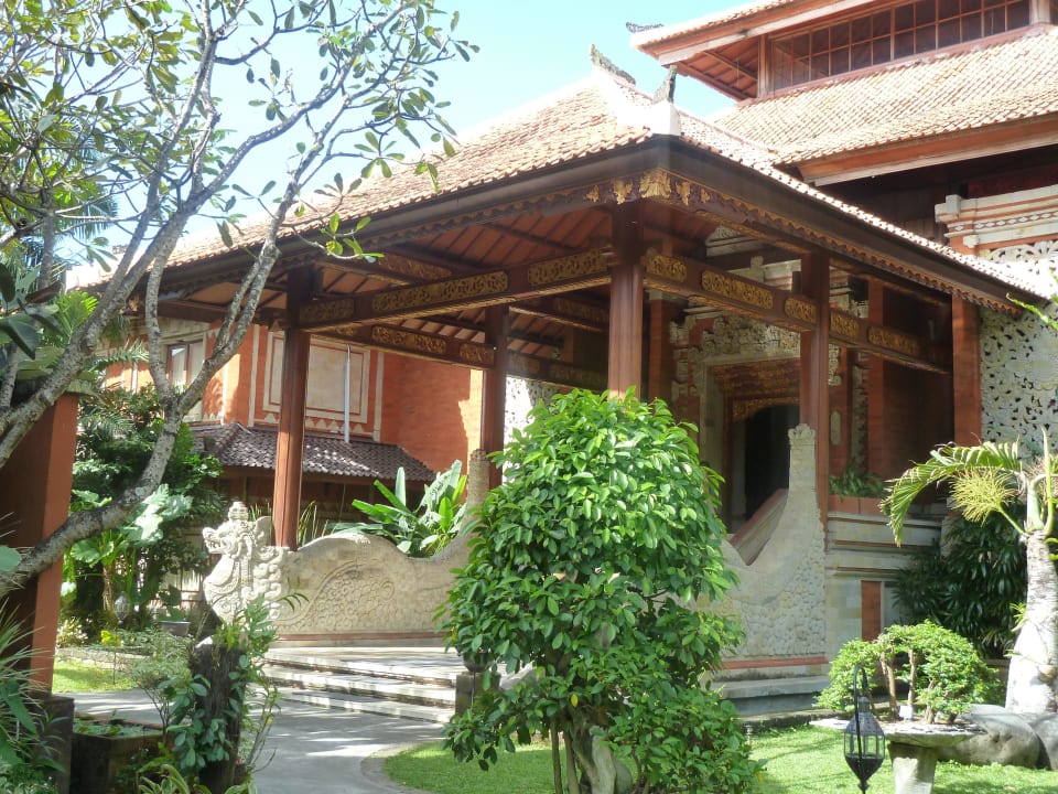Aufgang zur Rezeption Hotel Keraton Jimbaran Resort
