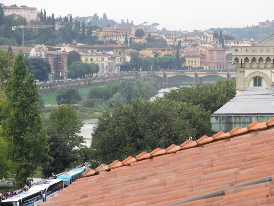 Vom Dacheinschnittbalkon (Zimmer 604) auf Arno FH55 Grand Hotel Mediterraneo