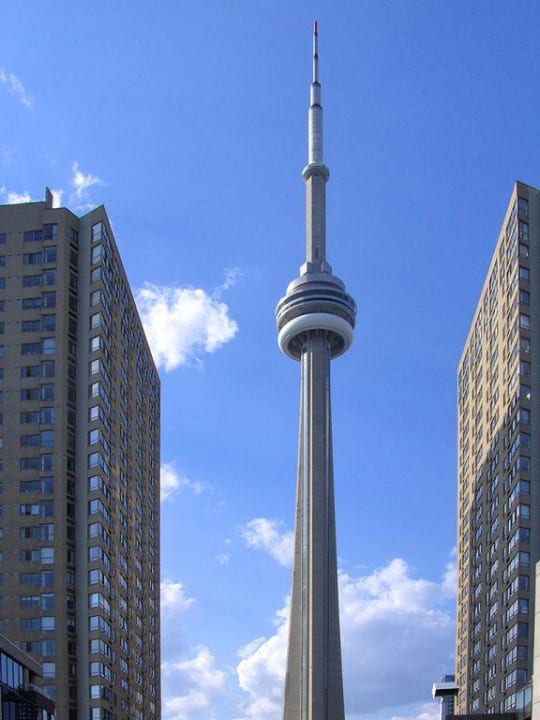 Hotel Radisson Admiral, Blick zum CN Tower Radisson Hotel Admiral Toronto-Harbourfront