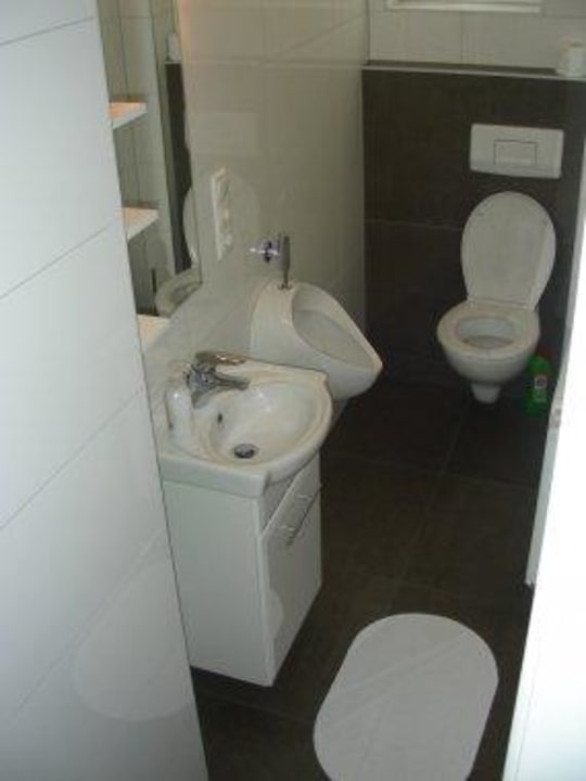 Bad 2 Ferienwohnung am Henneberg