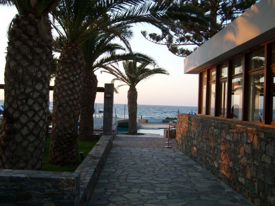 Weg zum Pool allsun Hotel Malia Beach