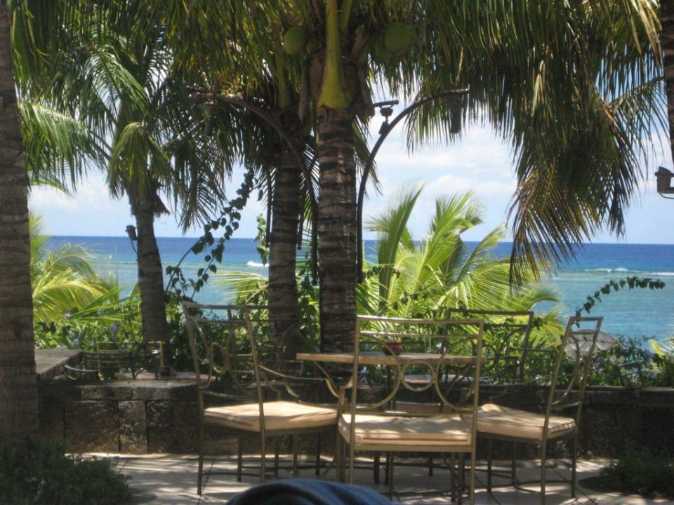 Außenterrasse vor der Bar Victoria Beachcomber Resort & Spa