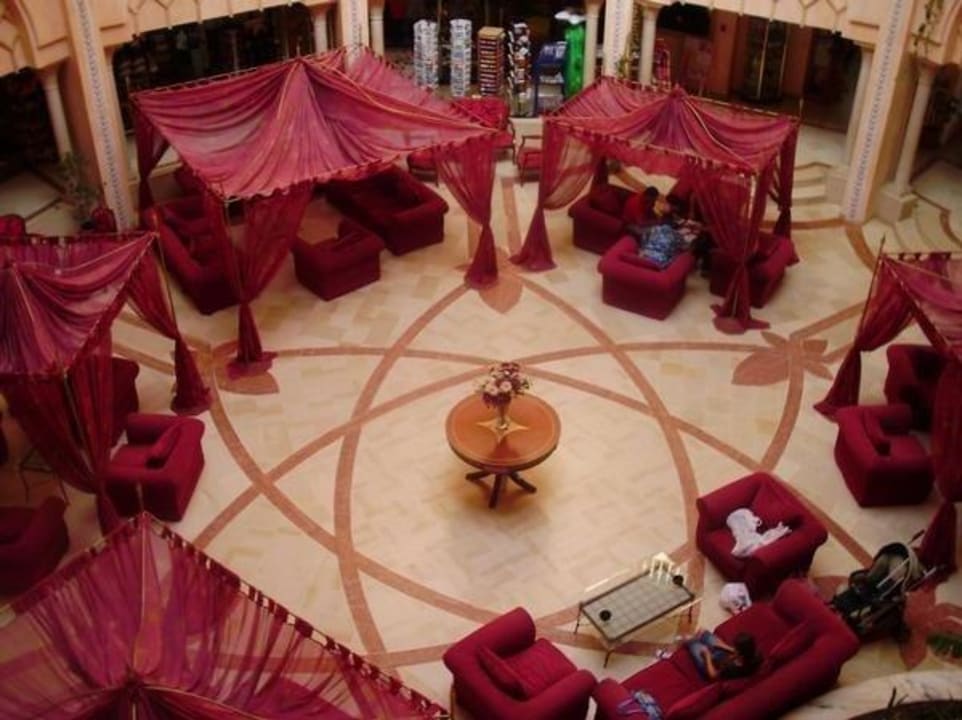 Blick von oben auf die Lobby Palmyra Golden Beach