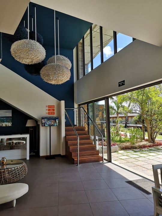 Lobby Radisson Blu Poste Lafayette Resort & Spa - Adults only