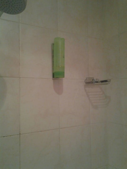 Einziges Pflegeprodukt: Flüssigseife Golden Tulip Hotel Noordwijk Beach