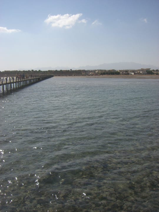 Blick vom Steg zum Hotelstrand Stella Garden Resort & Spa, Makadi Bay