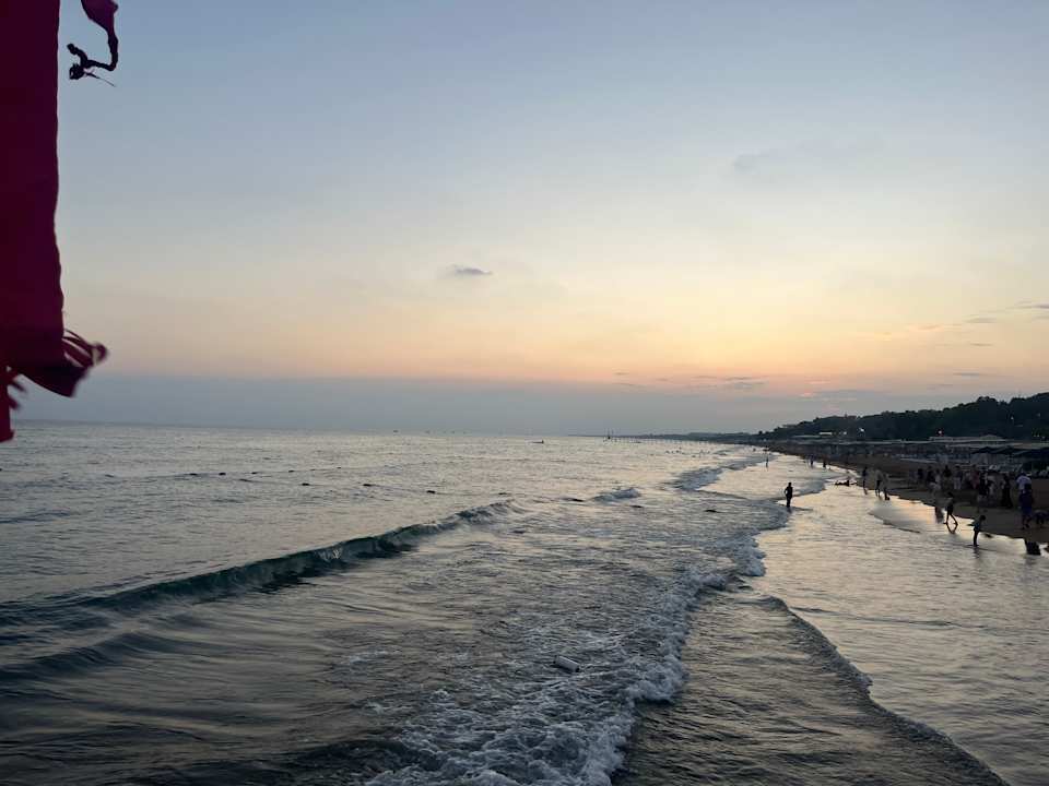 Strand Kamelya Aishen Club