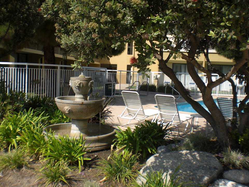 Der Poolbereich Hotel Courtyard by Marriott Oxnard