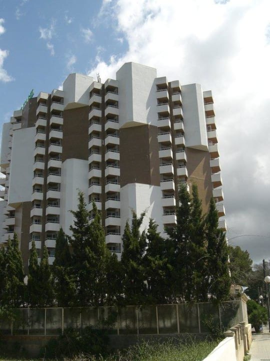 Blick aufs Hotel von der Straße THB Maria Isabel - Adults only