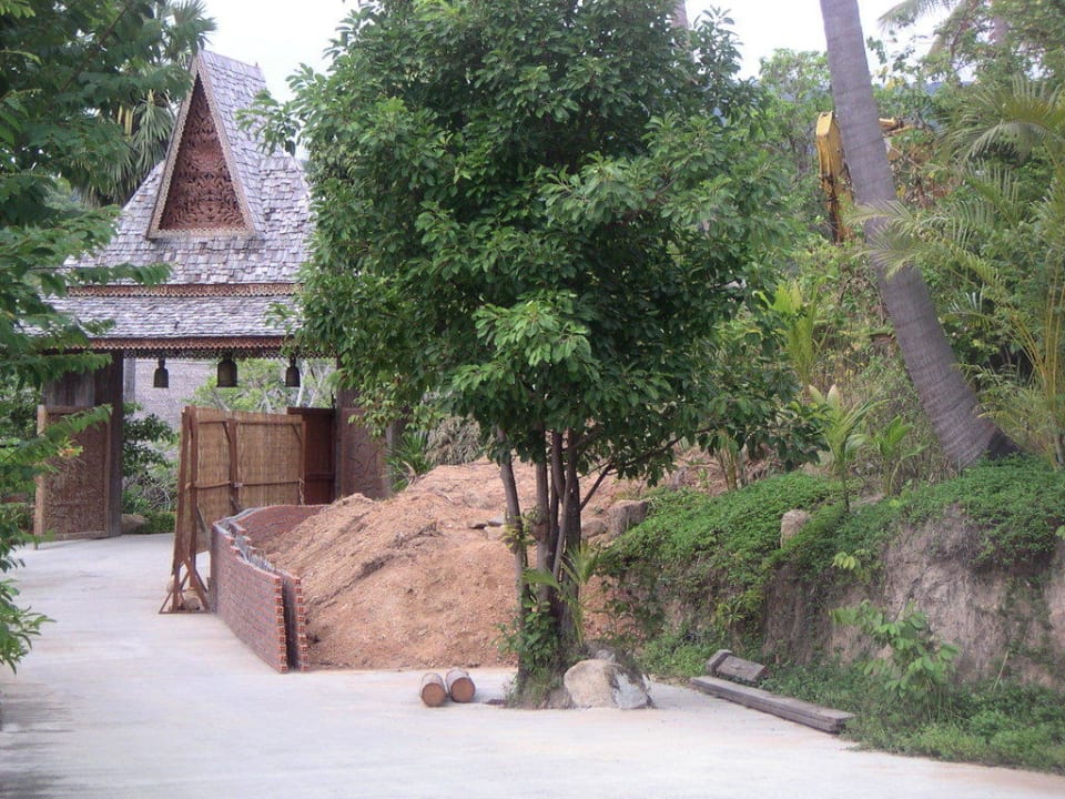 Baustelle neue Straße Santhiya Koh Phangan Resort & Spa