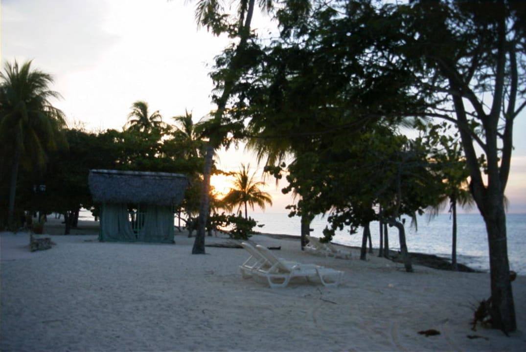 Abendatmosphäre am Strand des Las Brisas Brisas Guardalavaca Hotel & Villas