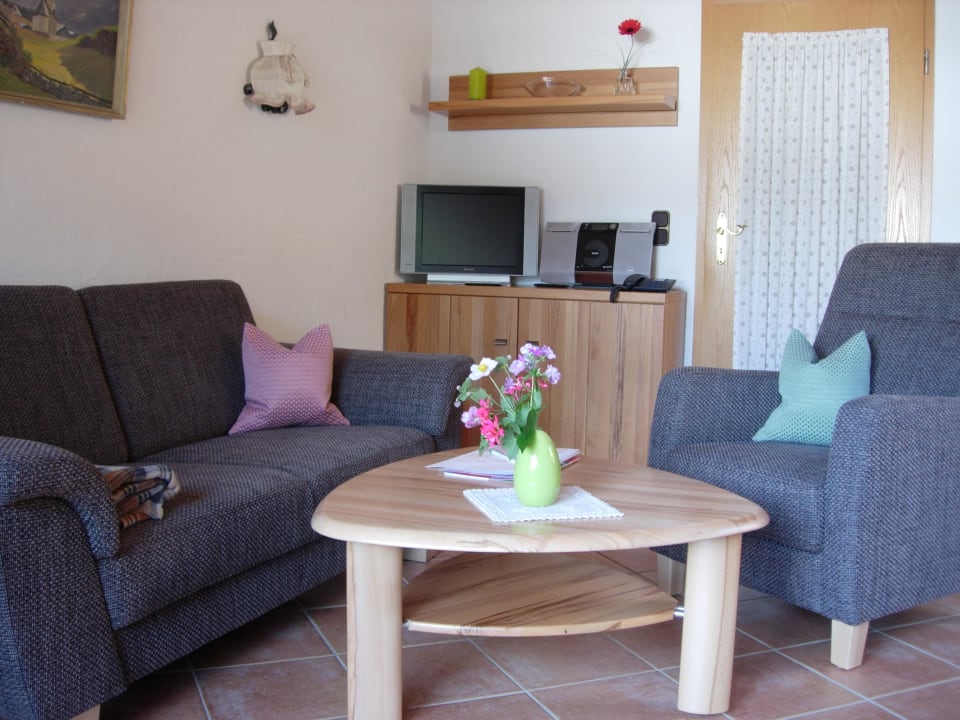 FeWo Schattenberg - Wohnraum Ferienwohnungen Haus Fiala